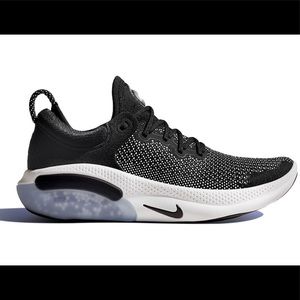 Nike Joyride Run. Black.
